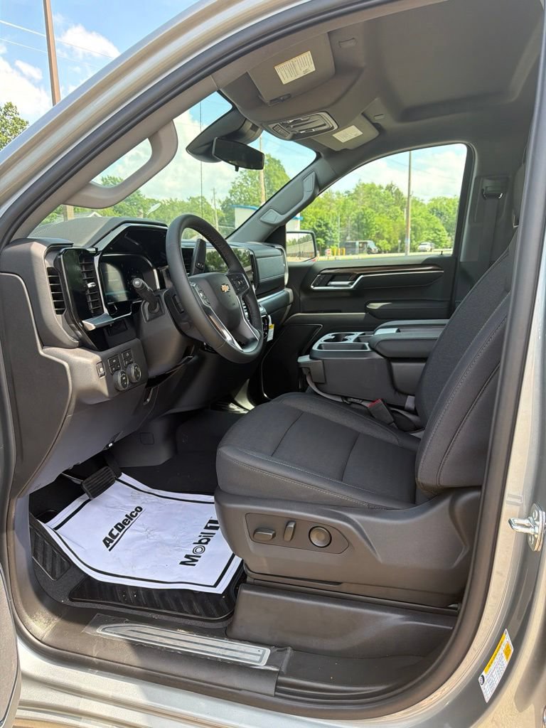 New 2026 Chevrolet Silverado 1500 LT AWD/4WD image 12