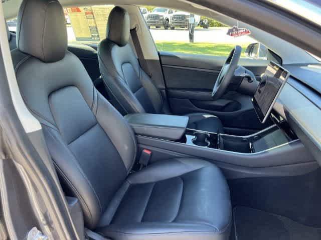 Used 2020 Tesla Model 3 Standard Range RWD image 19