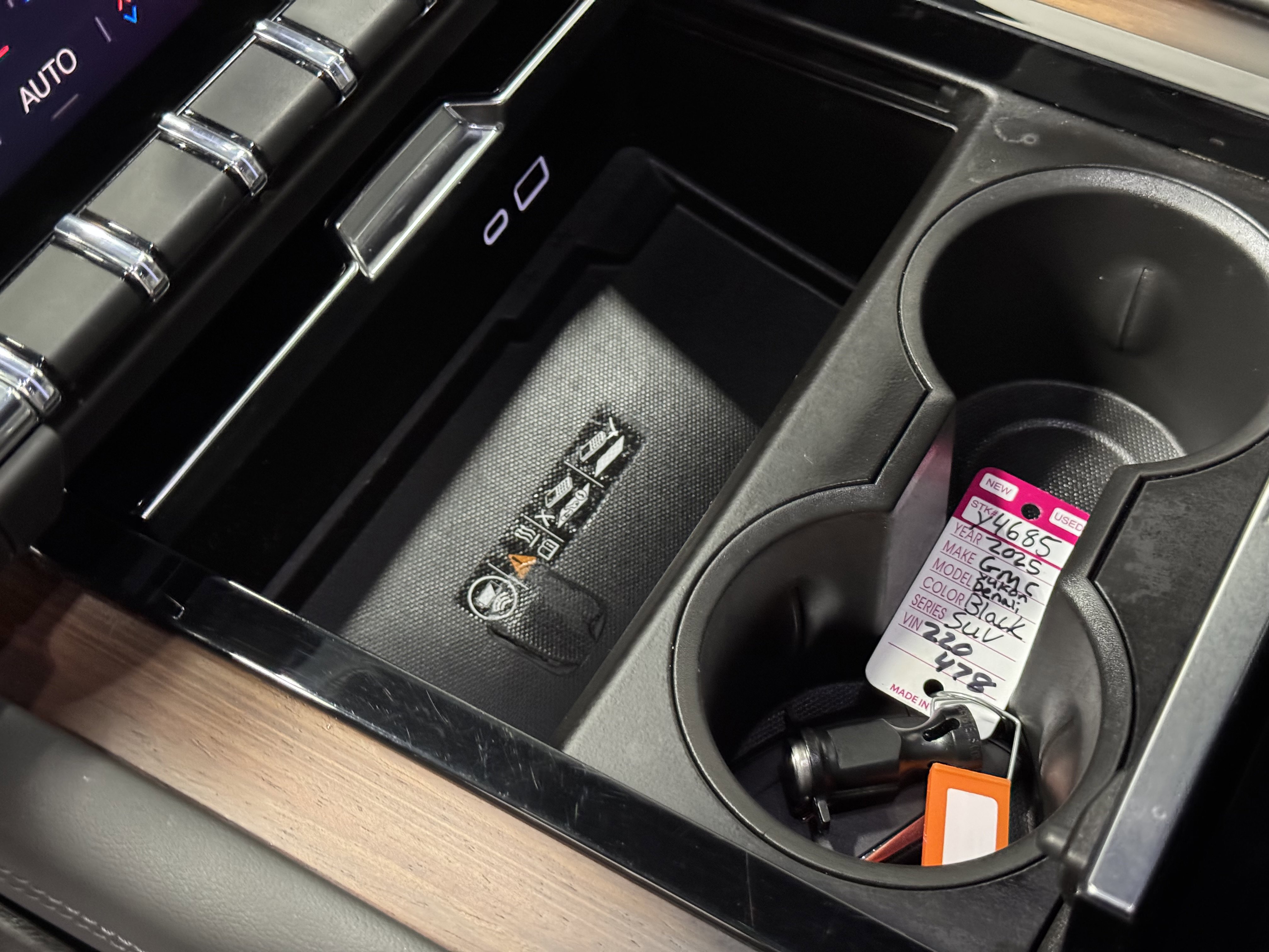 Used 2025 GMC Yukon Denali image 37