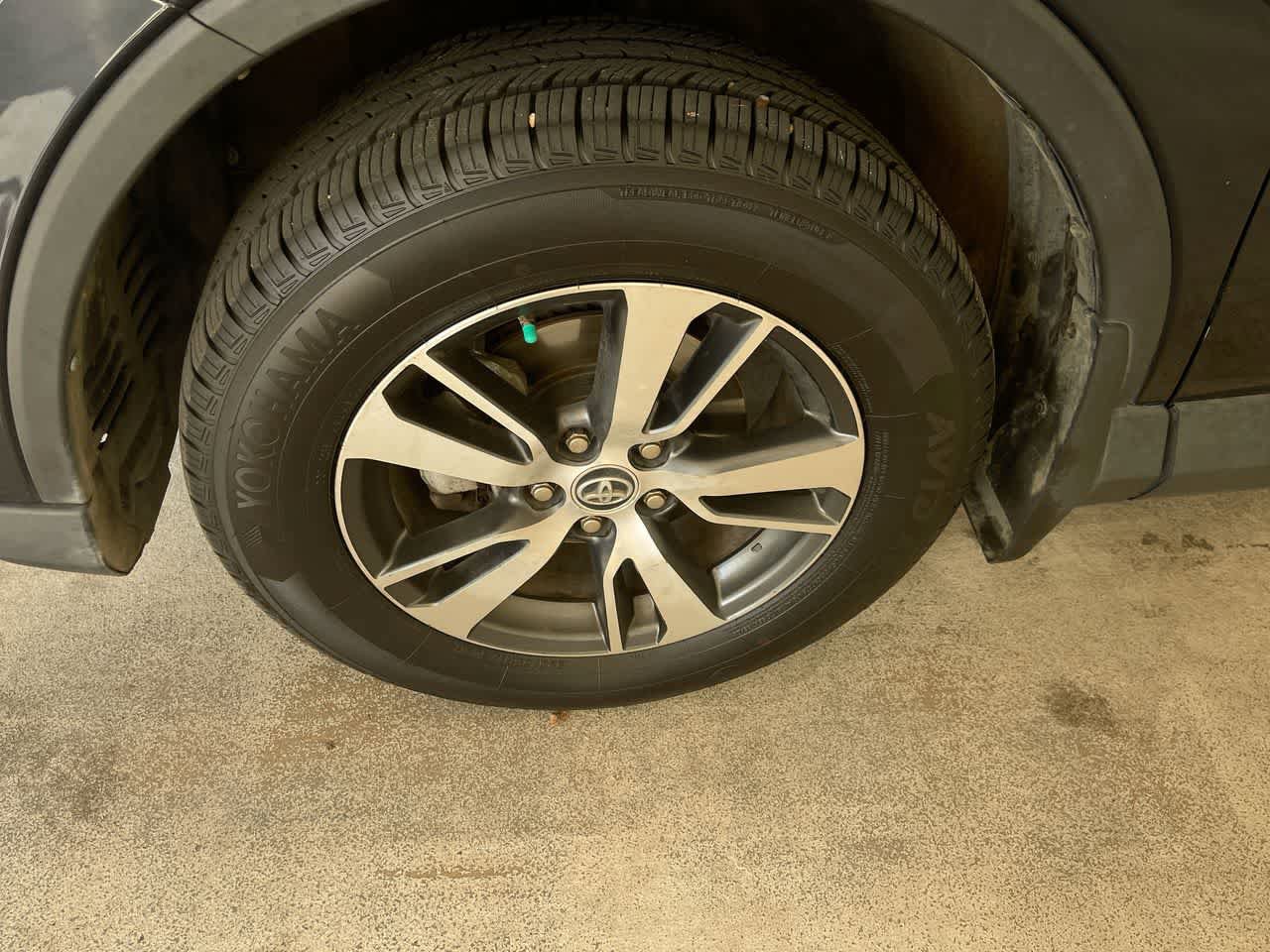 Certified 2018 Toyota RAV4 XLE AWD/4WD image 10