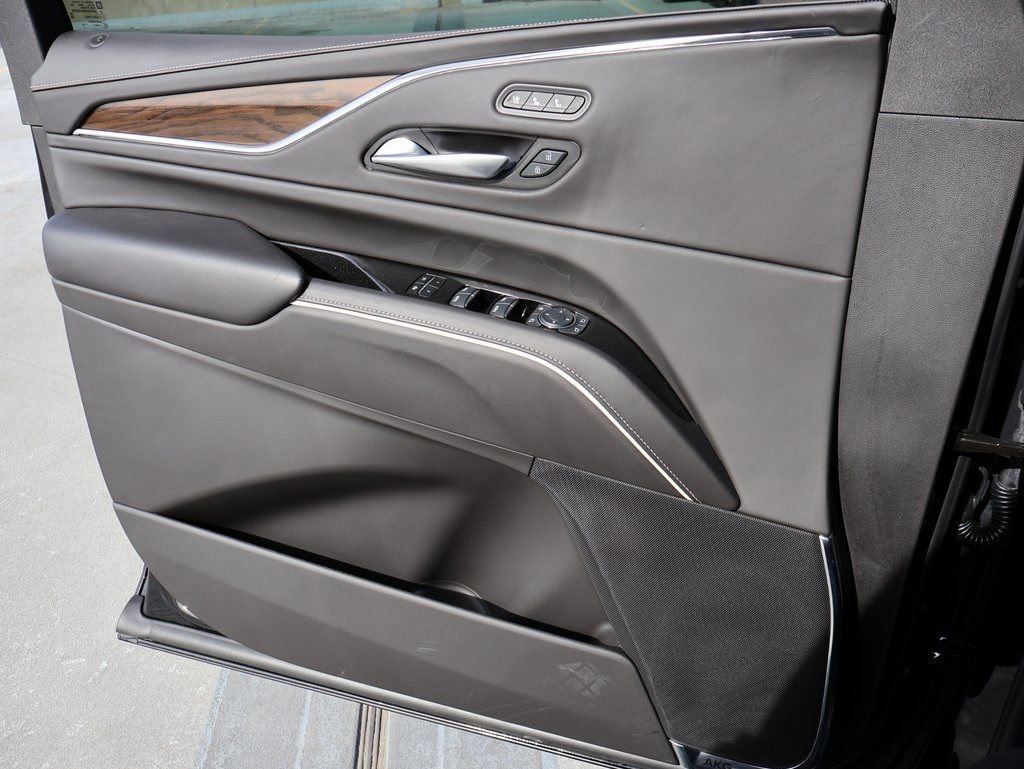 Used 2024 Cadillac Escalade Sport Platinum w/ Heavy-Duty Trailer Package image 41