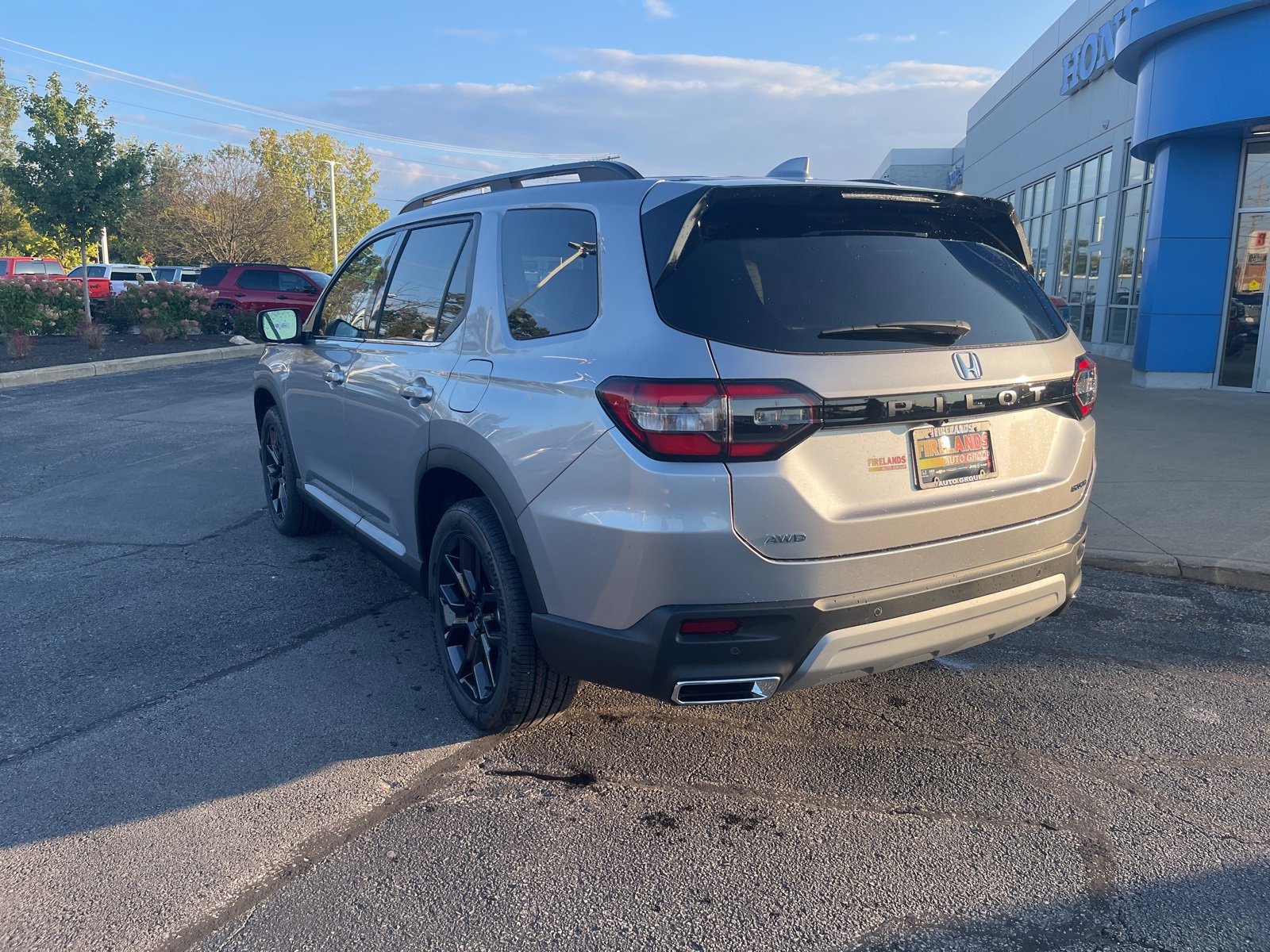 New 2025 Honda Pilot Touring image 8