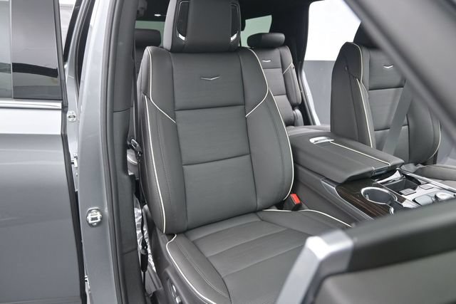 New 2026 Cadillac Escalade Luxury w/ LPO, Floor Liner Package AWD/4WD image 21