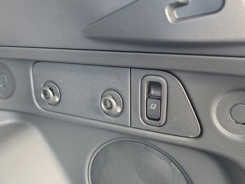 Used 2025 Subaru Forester Touring image 15