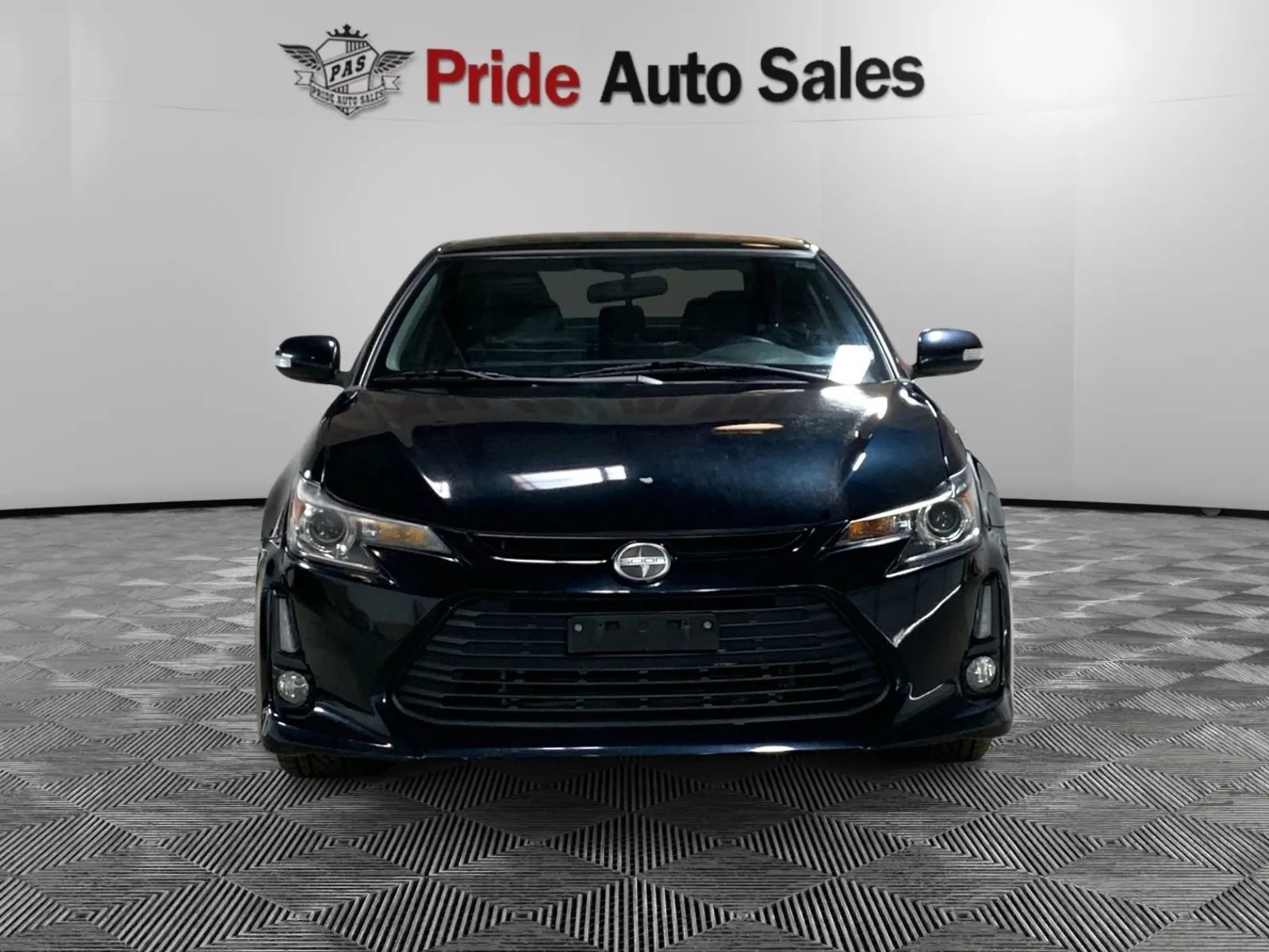 Used 2015 Scion tC image 2