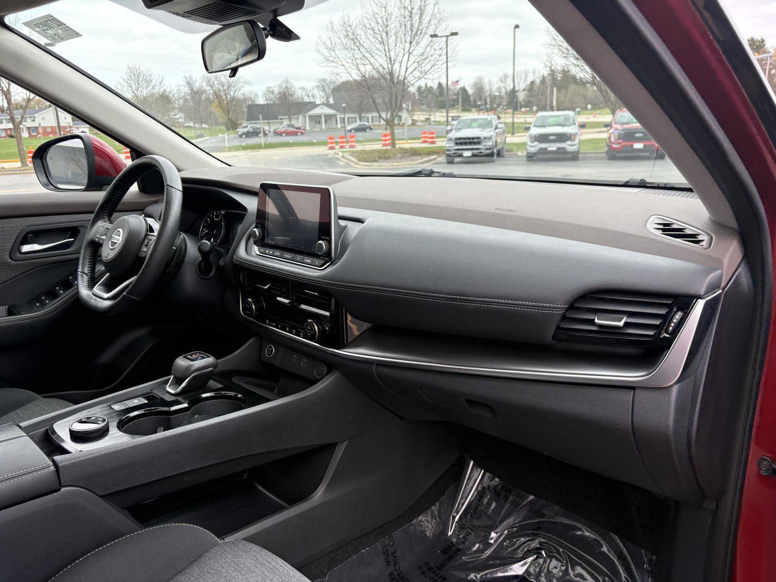 Used 2021 Nissan Rogue SV image 22