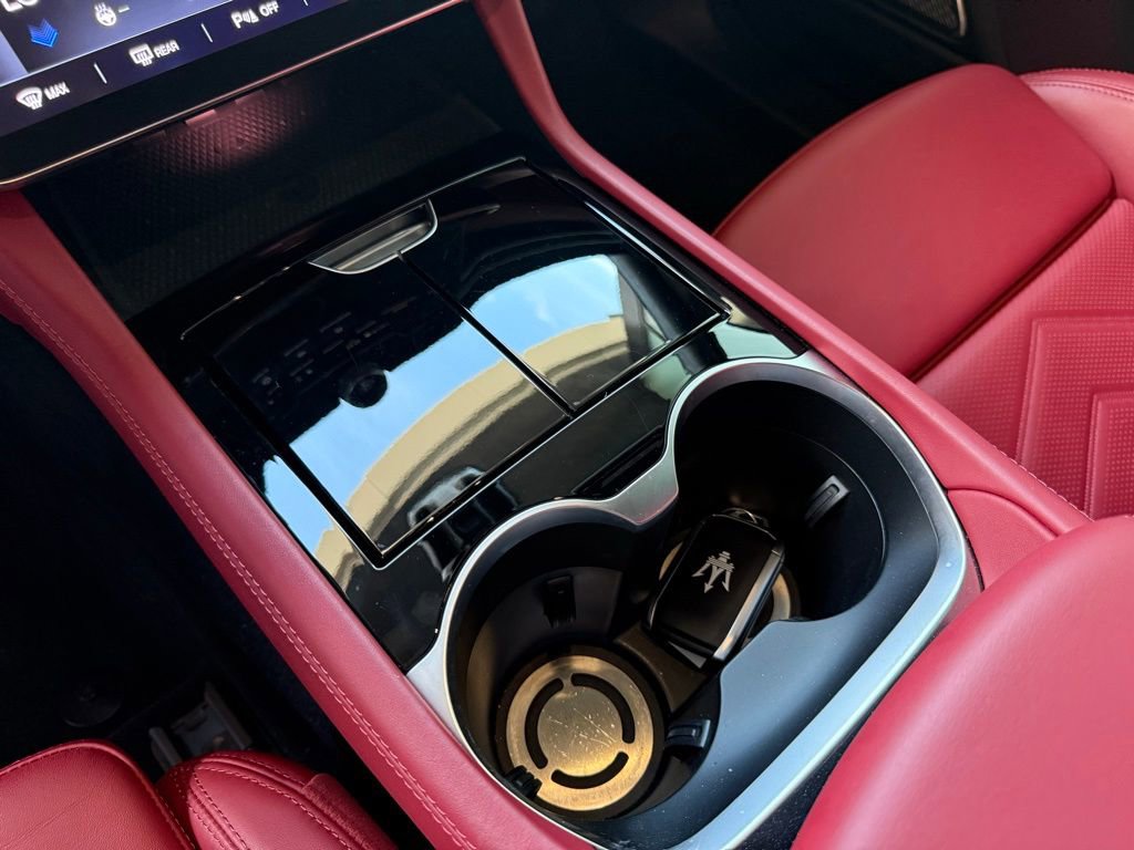 Used 2025 Maserati Grecale Folgore image 20