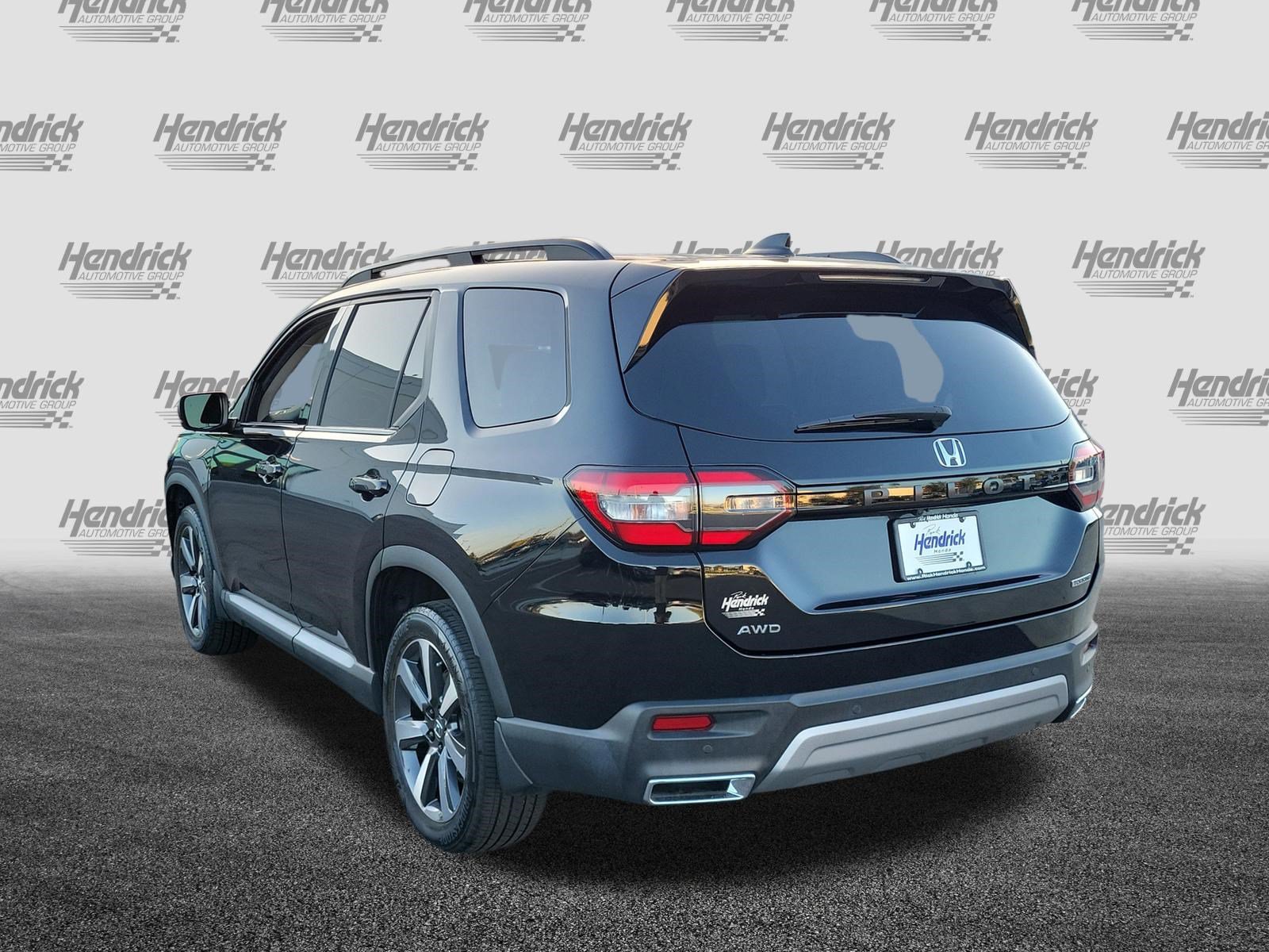 Used 2024 Honda Pilot Touring image 5