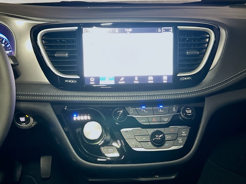 New 2026 Chrysler Pacifica Select FWD image 9