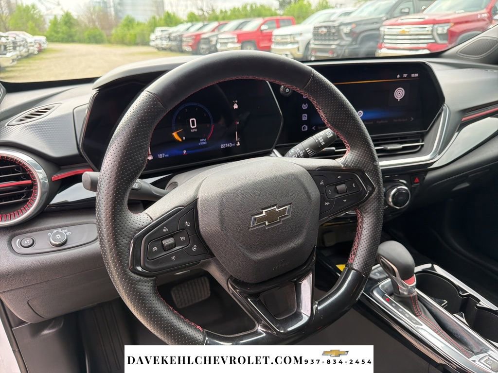 Used 2024 Chevrolet Trax RS w/ Sunroof Package FWD image 11