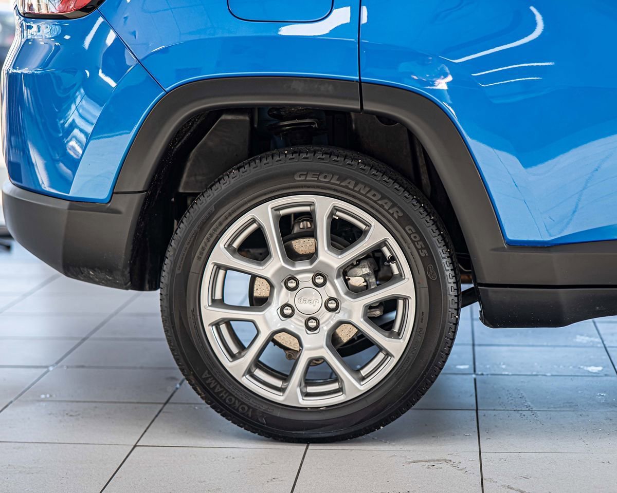 Used 2022 Jeep Compass Latitude image 10