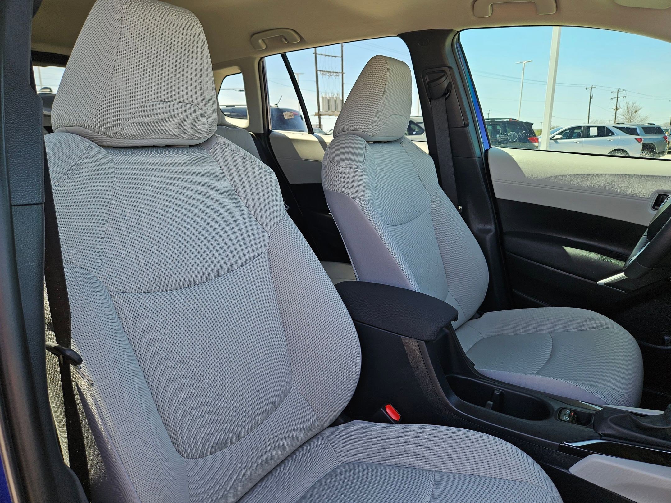 Used 2024 Toyota Corolla Cross LE image 30