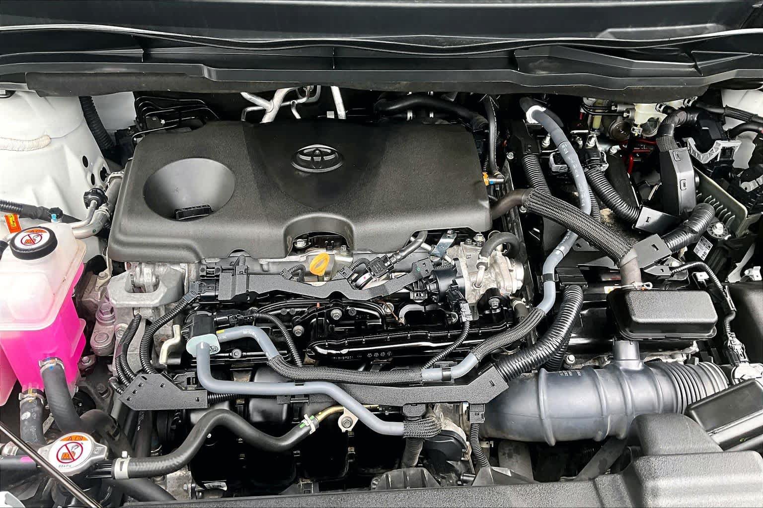 Used 2025 Toyota Sienna XLE FWD image 32