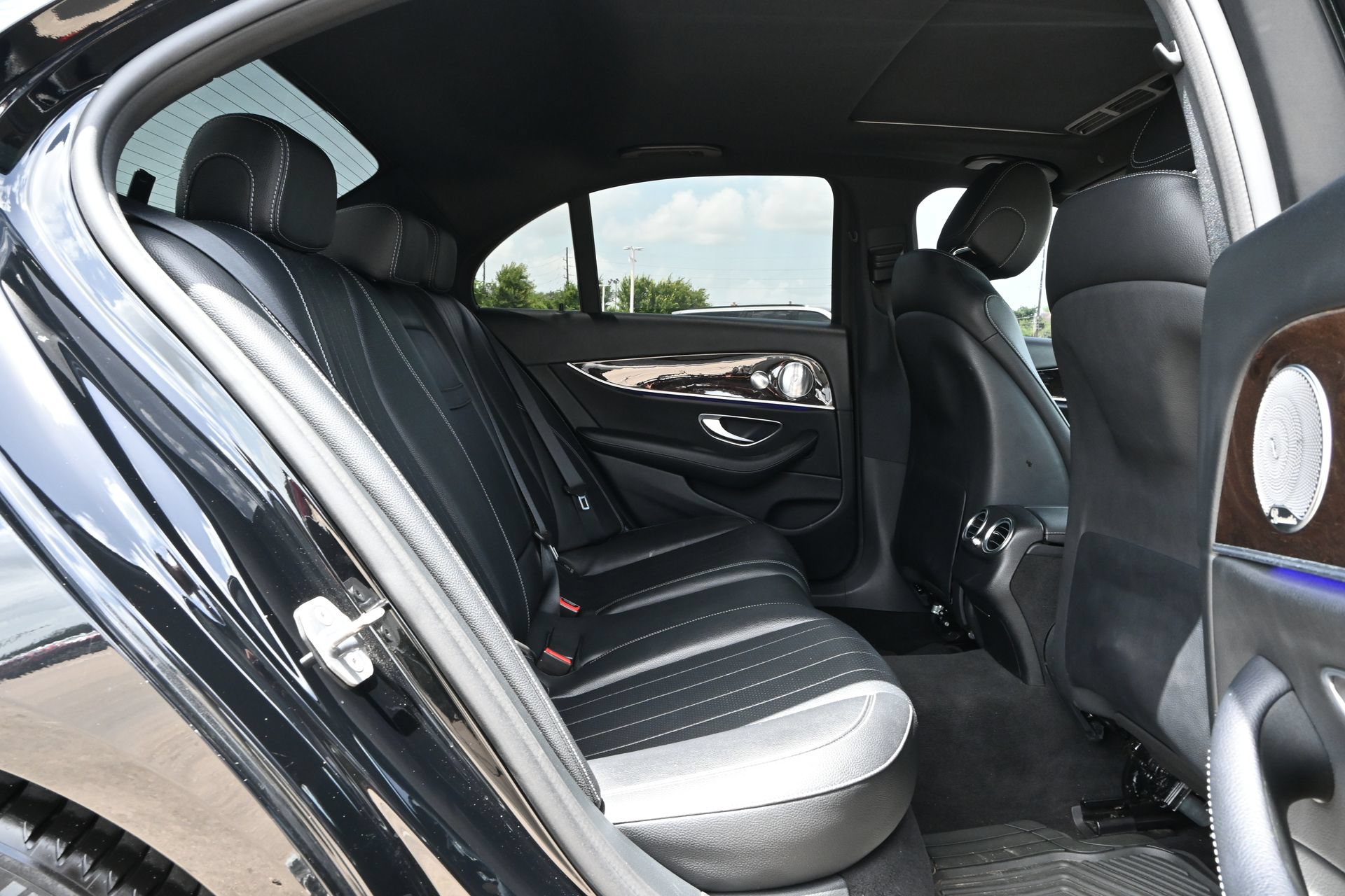 Used 2017 Mercedes-Benz E 300 image 25