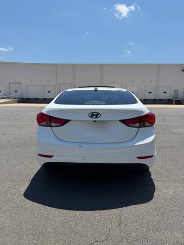 Used 2014 Hyundai Elantra Limited w/ Option Group 03 FWD image 5