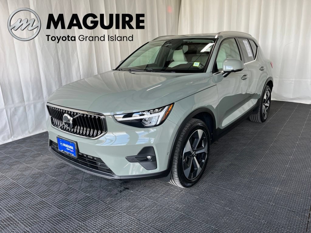 Used 2024 Volvo XC40 B5 Plus w/ Climate Package