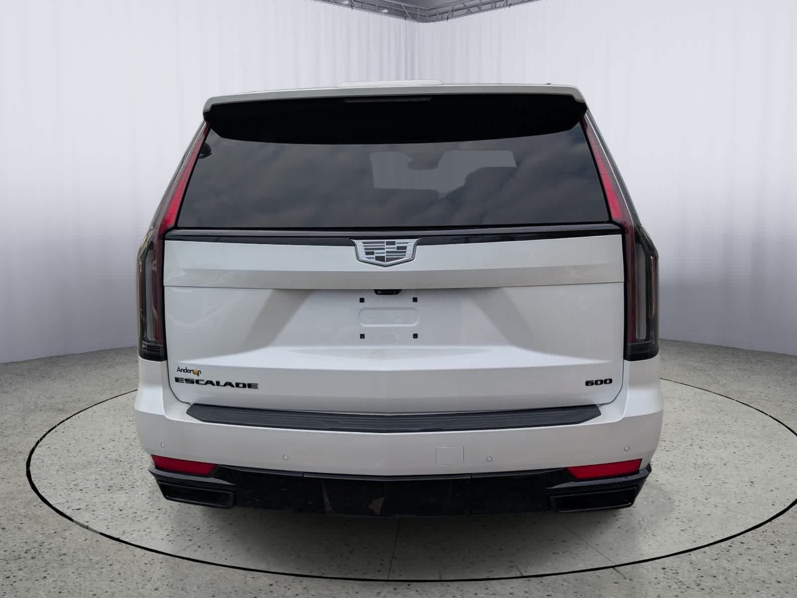 Used 2024 Cadillac Escalade Sport Platinum w/ LPO, ONYX Package AWD/4WD image 4