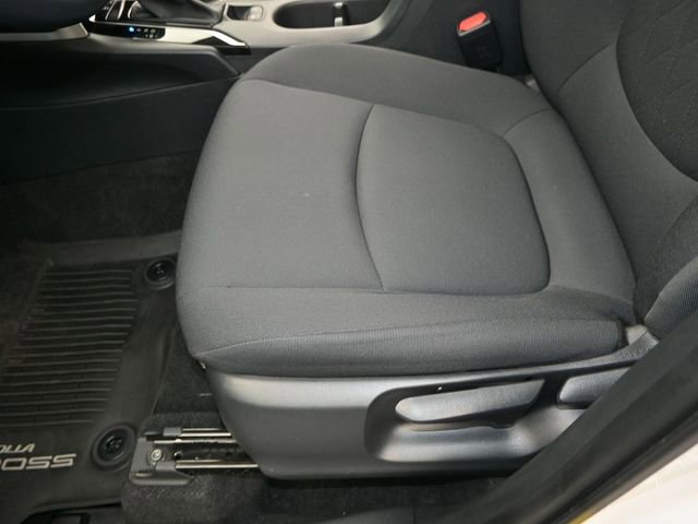 Used 2023 Toyota Corolla Cross LE w/ Moonroof Package image 13