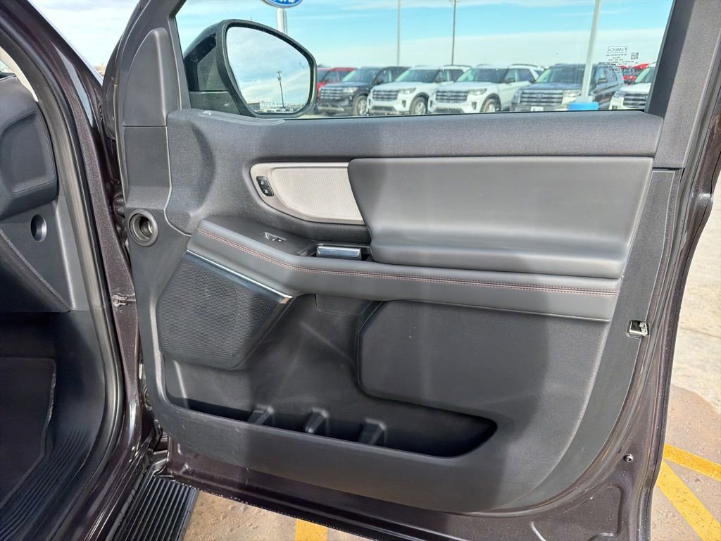 Used 2025 Ford Expedition Max Active AWD/4WD image 33
