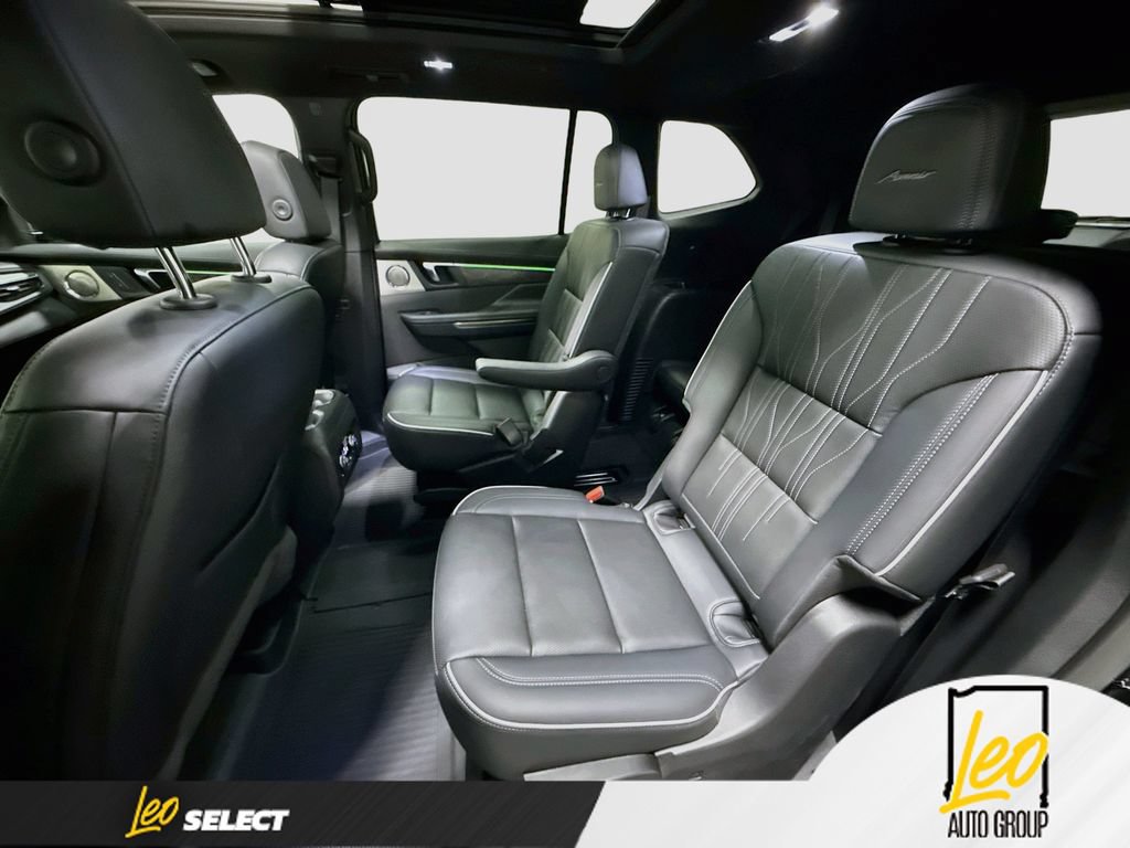 Used 2025 Buick Enclave Avenir w/ Super Cruise Package AWD/4WD image 28