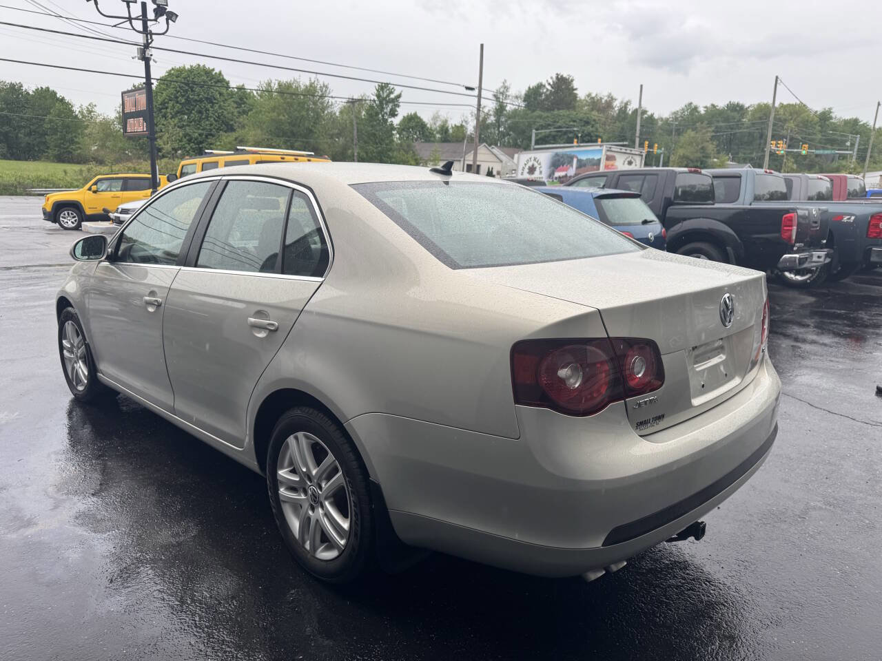 Used 2010 Volkswagen Jetta TDI FWD image 6