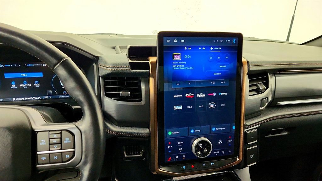 Used 2023 Ford F150 Lightning Lariat image 14