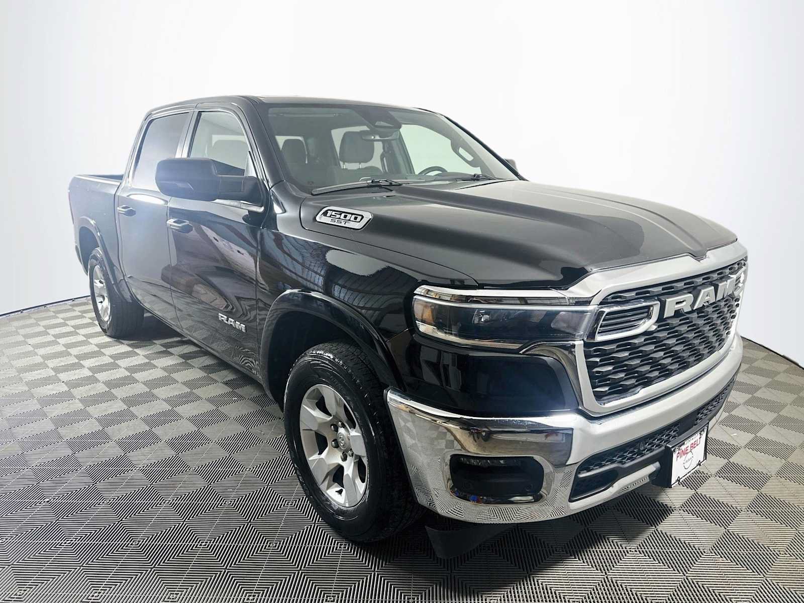 Used 2025 RAM 1500 Big Horn AWD/4WD image 3