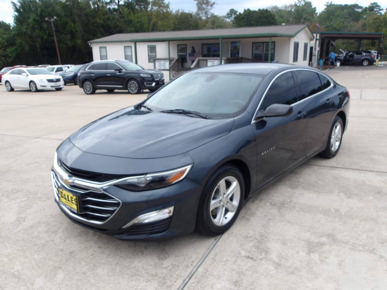 Used 2020 Chevrolet Malibu LS w/ LPO, Convenience Package 2 FWD image 2