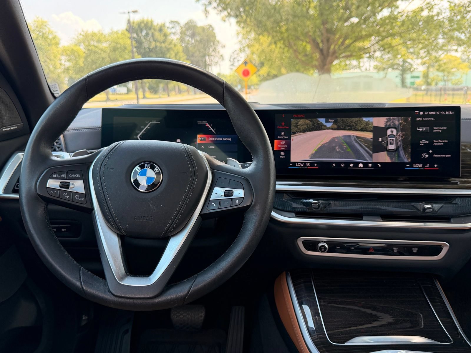Certified 2025 BMW X5 xDrive40i w/ Premium Package AWD/4WD image 3