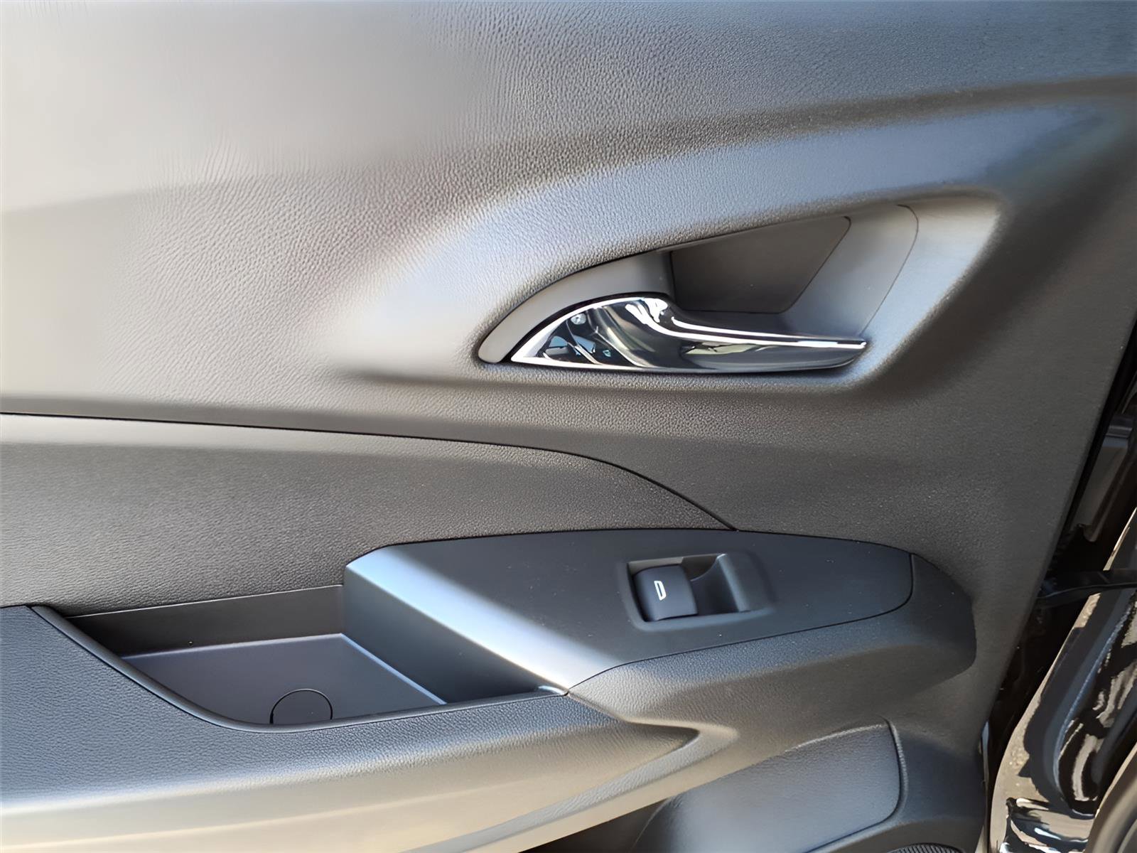 New 2026 Chevrolet Trax RS image 10