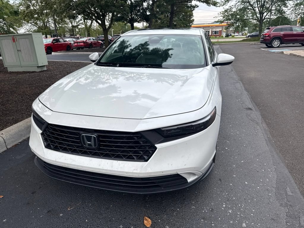 Used 2024 Honda Accord EX image 3