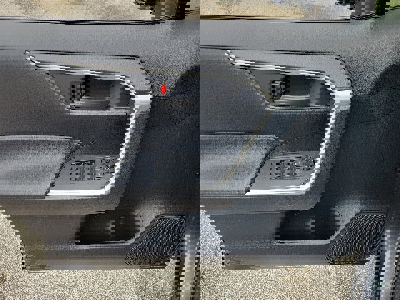 Used 2019 Toyota RAV4 LE image 13