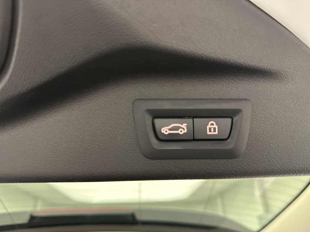 Used 2020 BMW X7 xDrive40i w/ Luxury Seating Package image 32