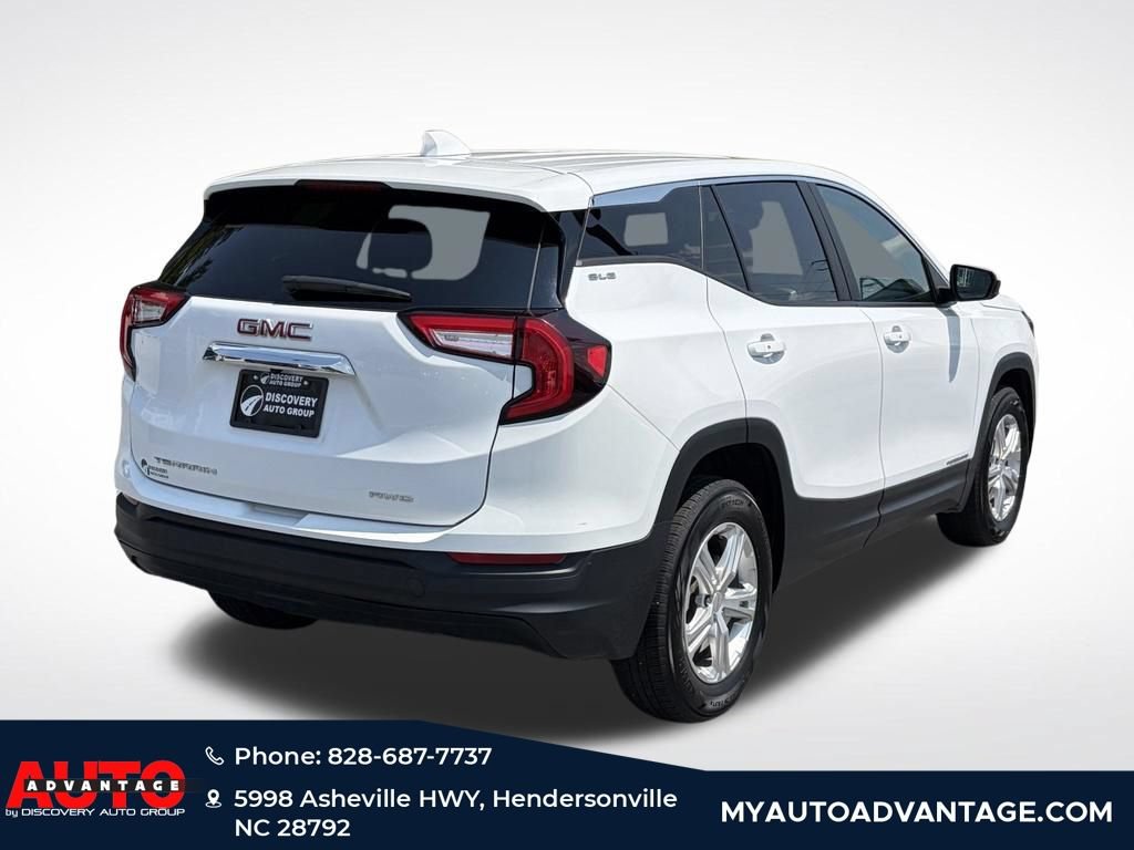 Used 2024 GMC Terrain SLE AWD/4WD image 3