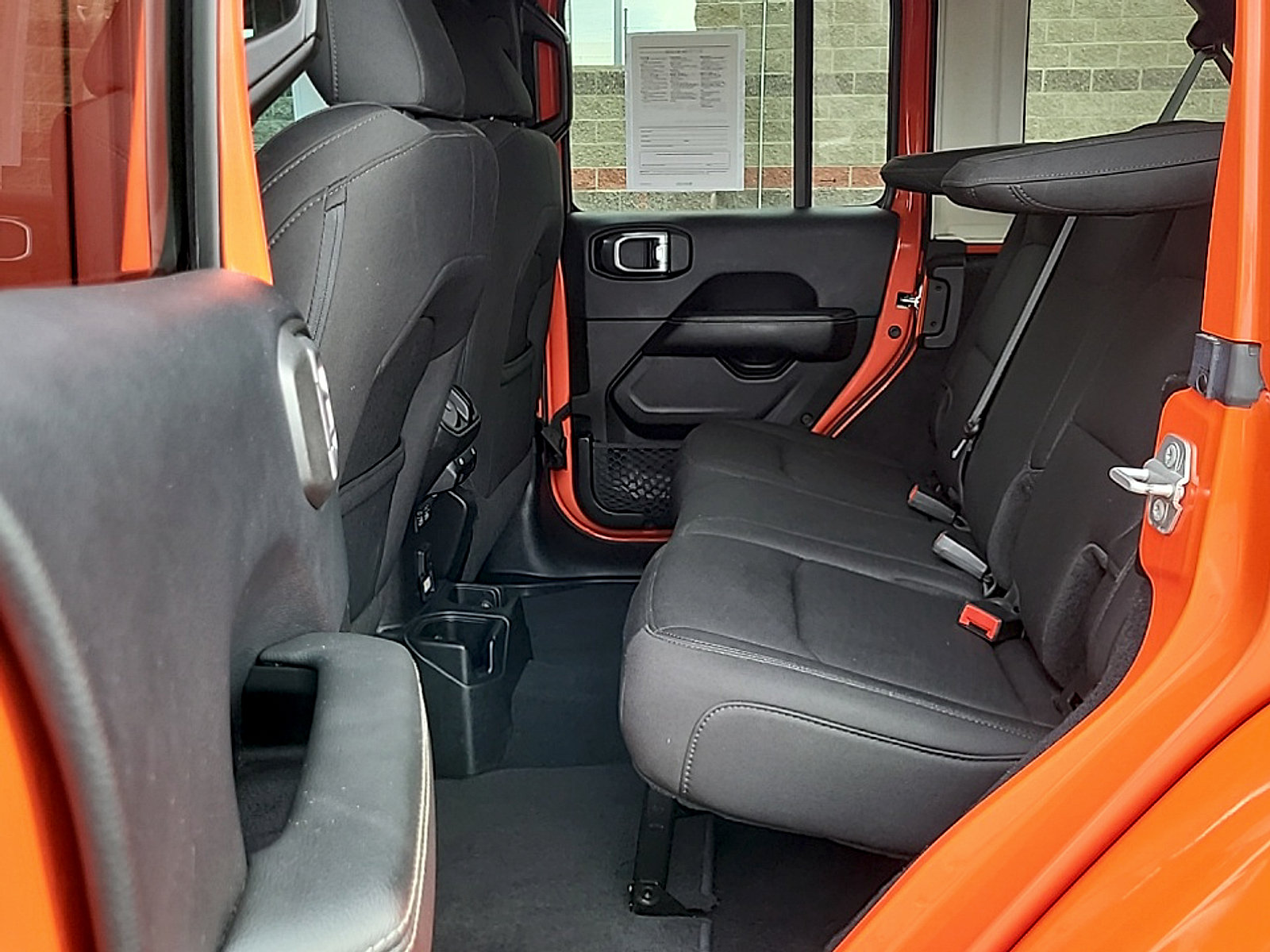Used 2019 Jeep Wrangler Unlimited Sahara w/ Uconnect 4C Nav & Sound Group AWD/4WD image 12