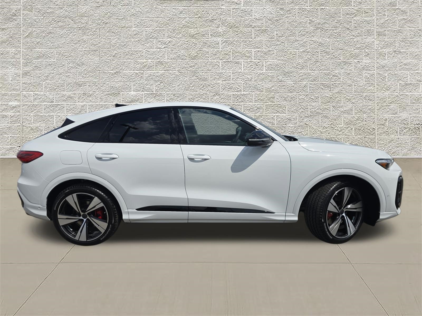 New 2026 Audi SQ5 Premium Plus AWD/4WD image 8