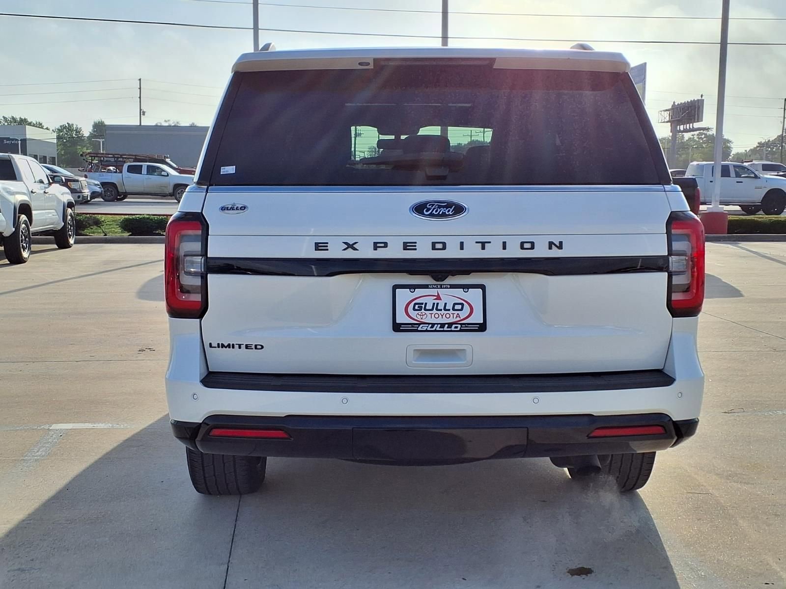 Used 2023 Ford Expedition Limited image 7