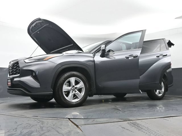 Certified 2024 Toyota Highlander LE AWD/4WD image 48