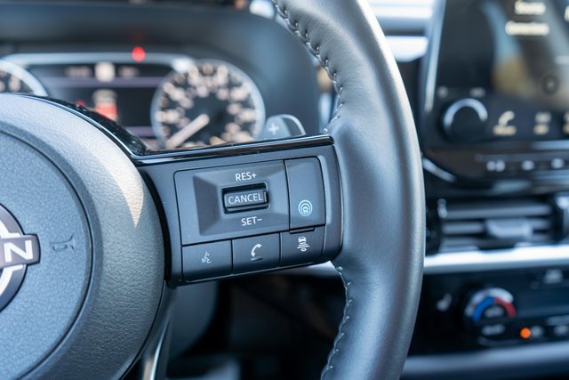 Certified 2025 Nissan Pathfinder SL image 26