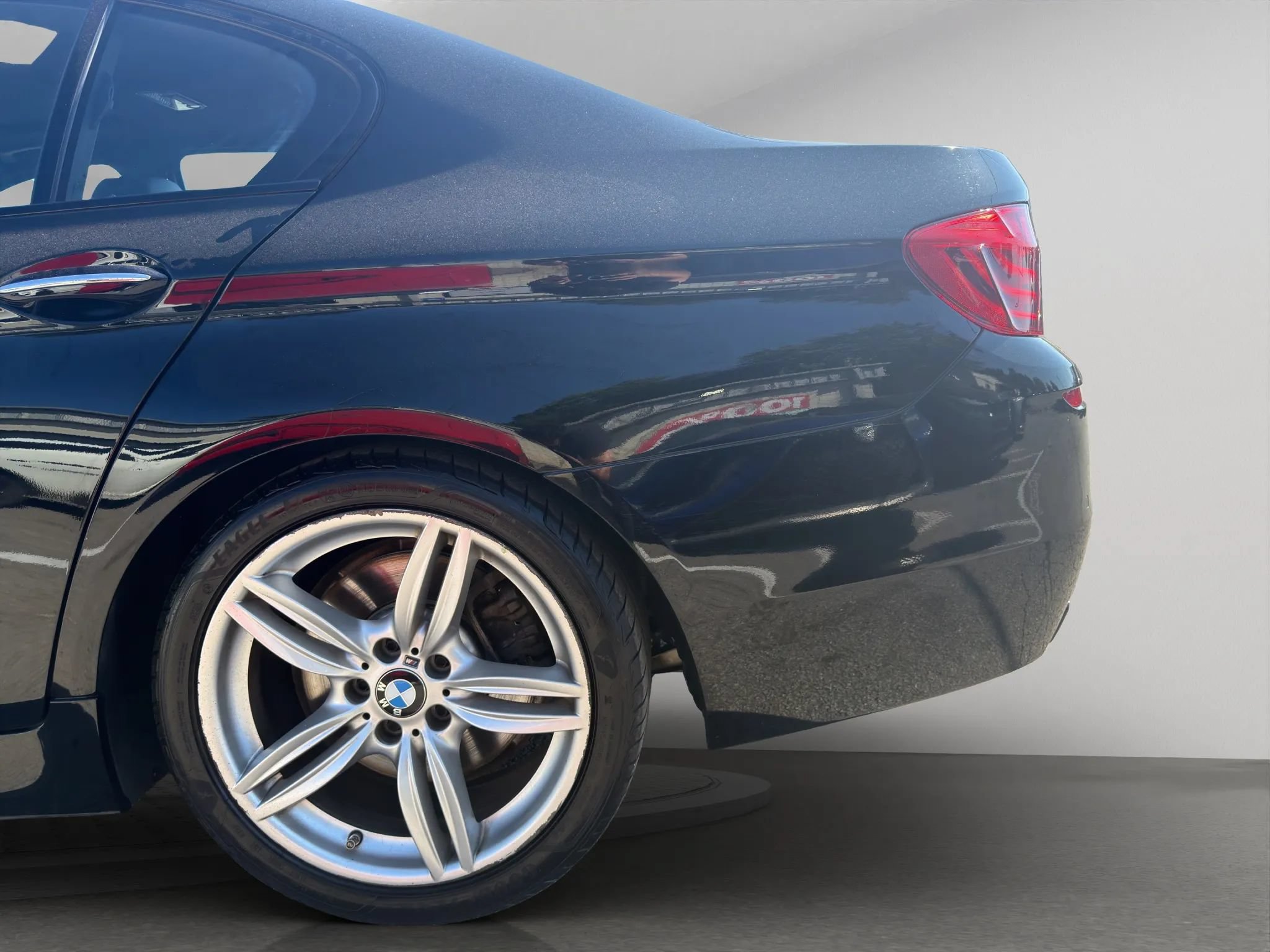 Used 2016 BMW 550i Sedan RWD image 27