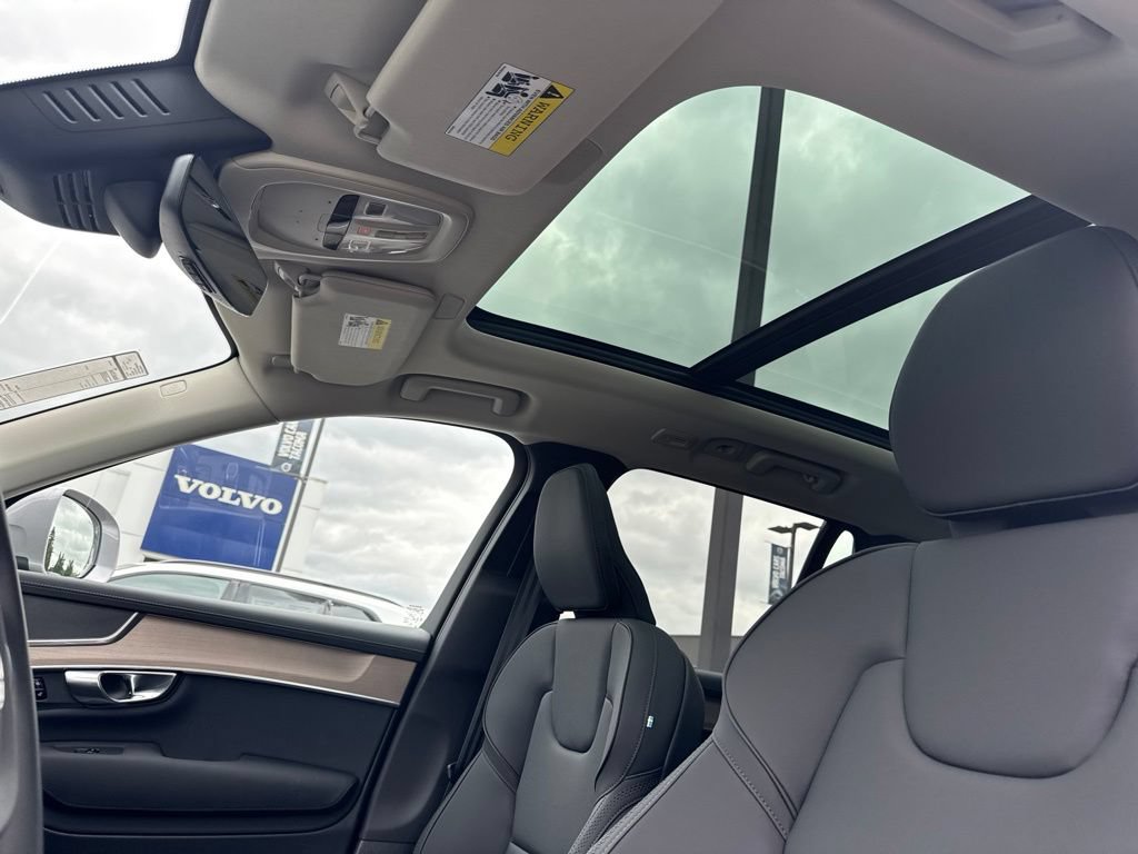 New 2026 Volvo XC90 B6 Plus w/ Protection Package AWD/4WD image 14