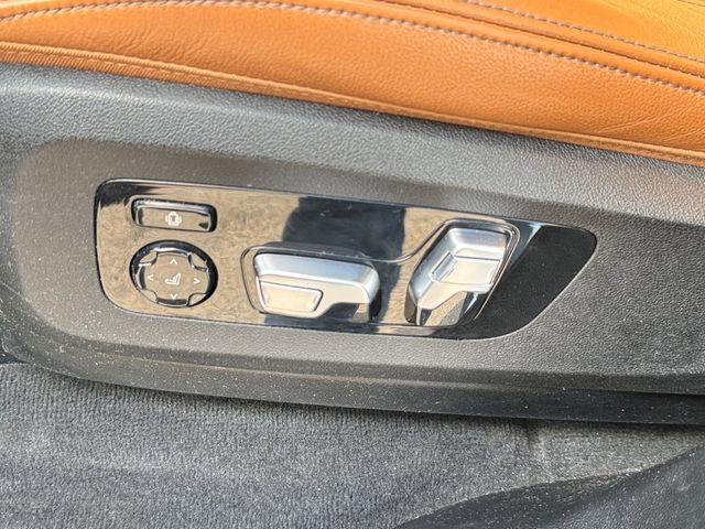 Used 2022 BMW X7 xDrive40i w/ M Sport Package image 17