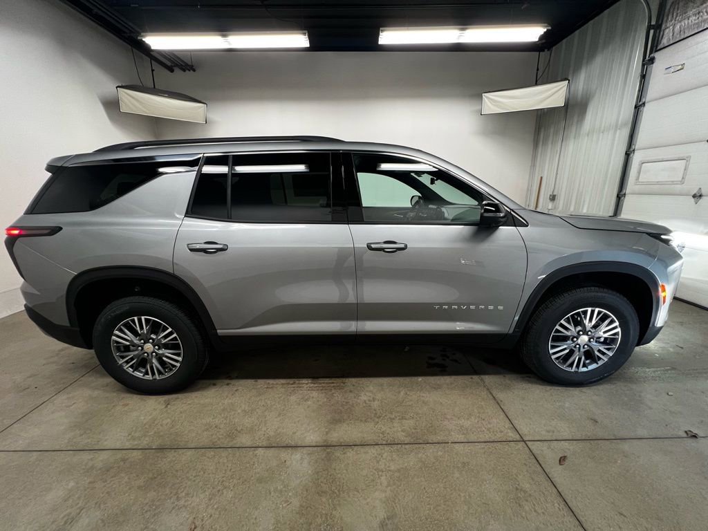 New 2026 Chevrolet Traverse LT w/ Driver Confidence Package image 2