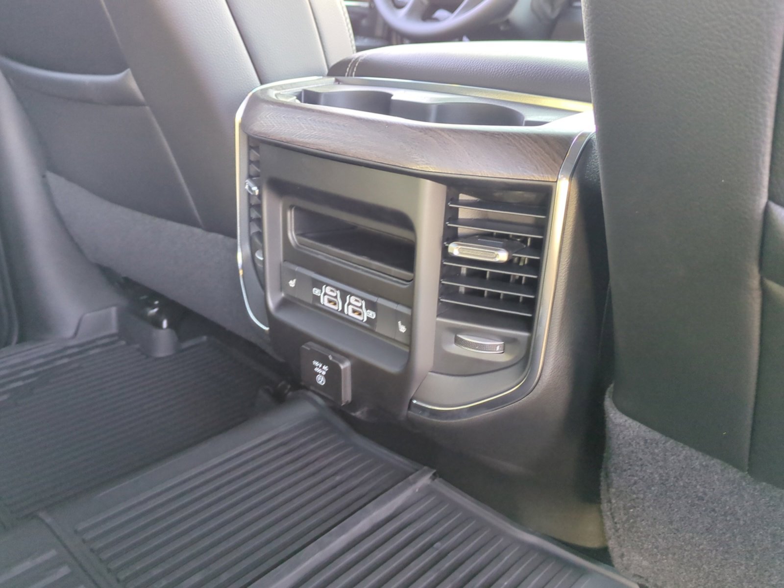 New 2026 RAM 2500 Laramie image 32