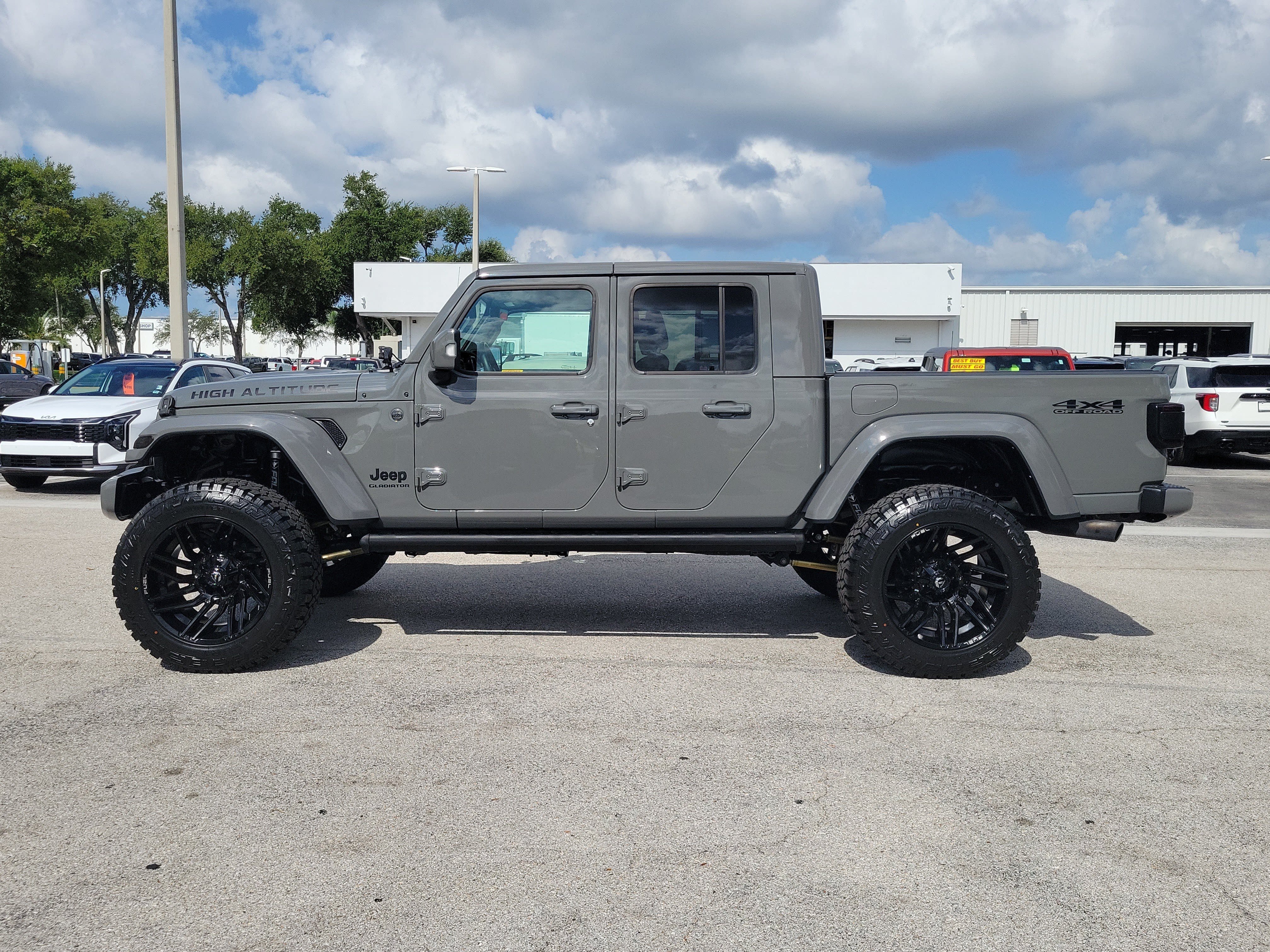 Used 2022 Jeep Gladiator Overland AWD/4WD image 7