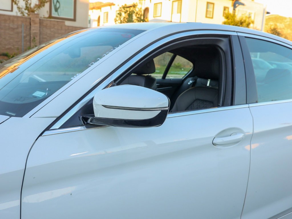 Used 2023 BMW 530e image 11