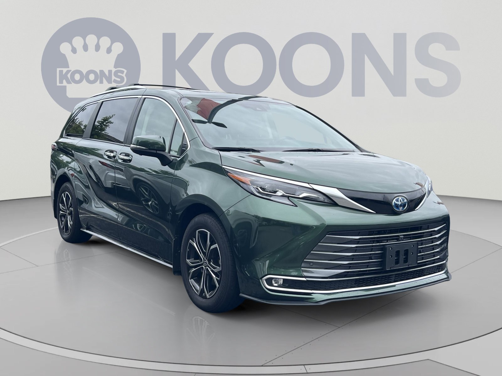 Used 2025 Toyota Sienna Platinum AWD/4WD image 1