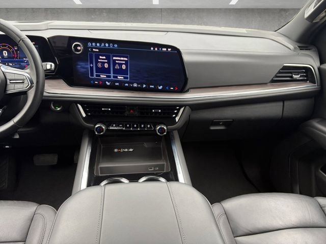 Certified 2025 Chevrolet Suburban Z71 AWD/4WD image 3