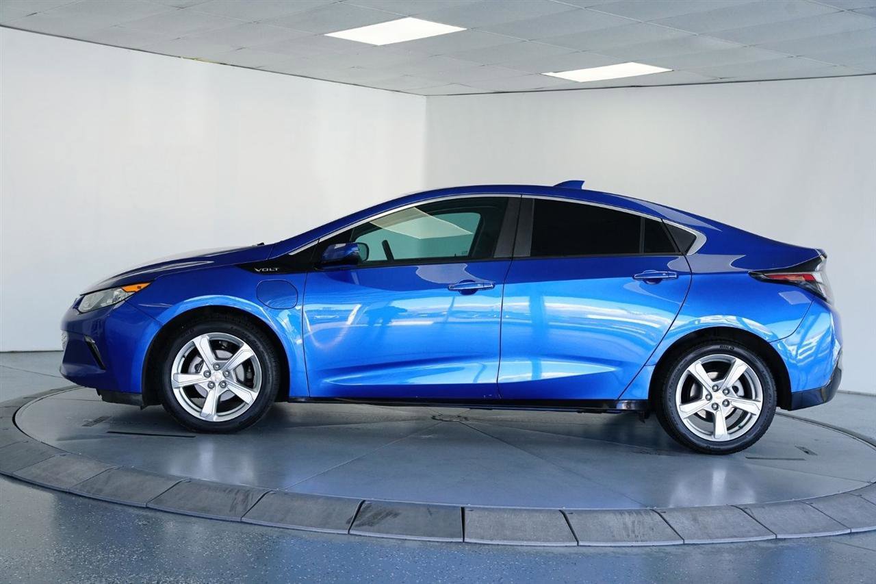Used 2017 Chevrolet Volt LT w/ Comfort Package image 4
