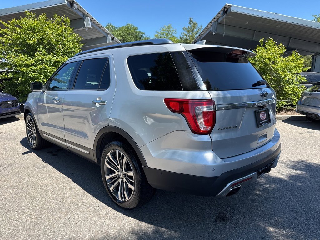 Used 2017 Ford Explorer Platinum image 10